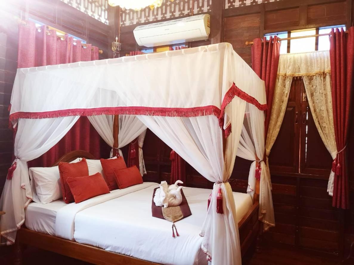 Baan Sithepaban Guesthouse Пхитсанулок Экстерьер фото